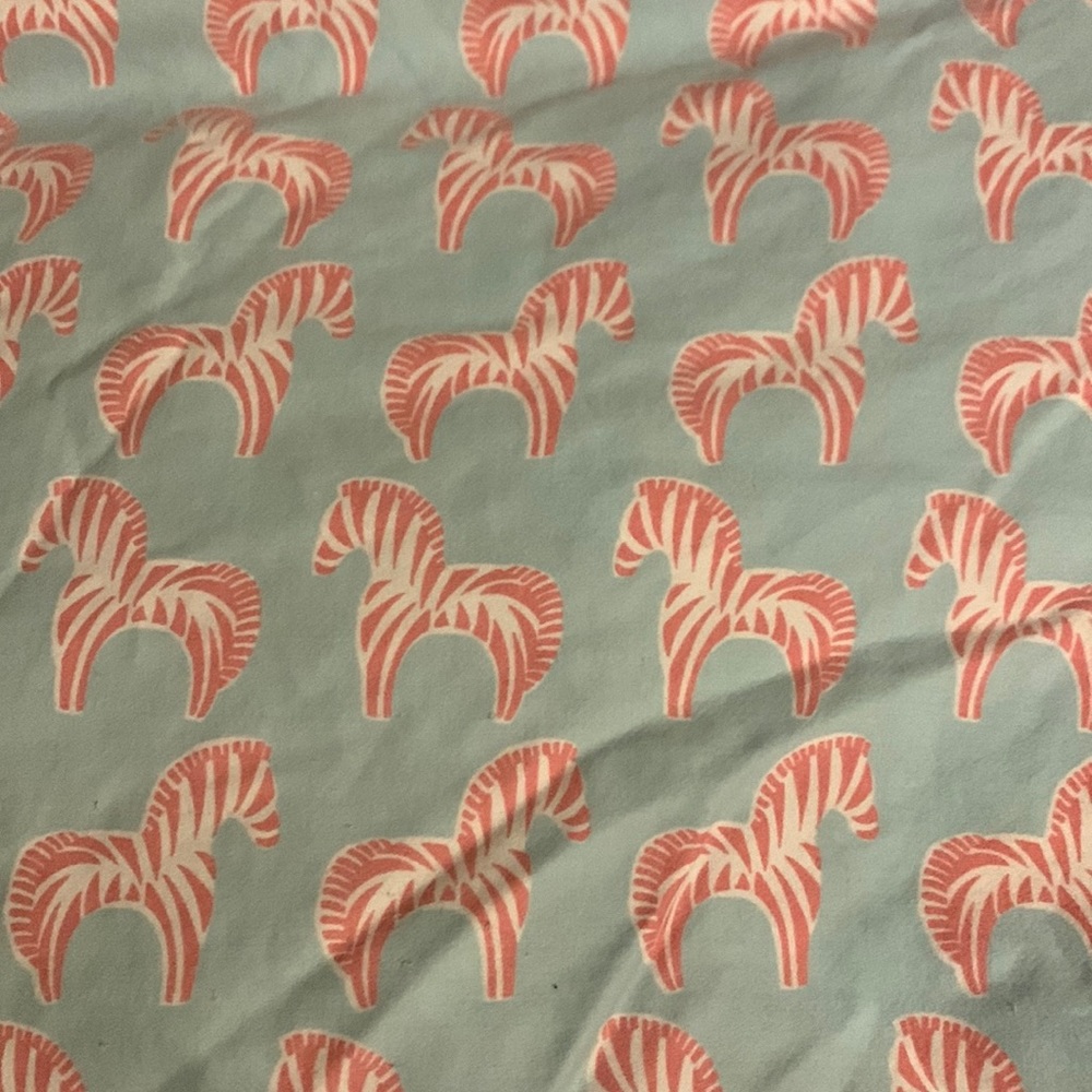 Serena and Lily crib sheet. Excellent used condition.